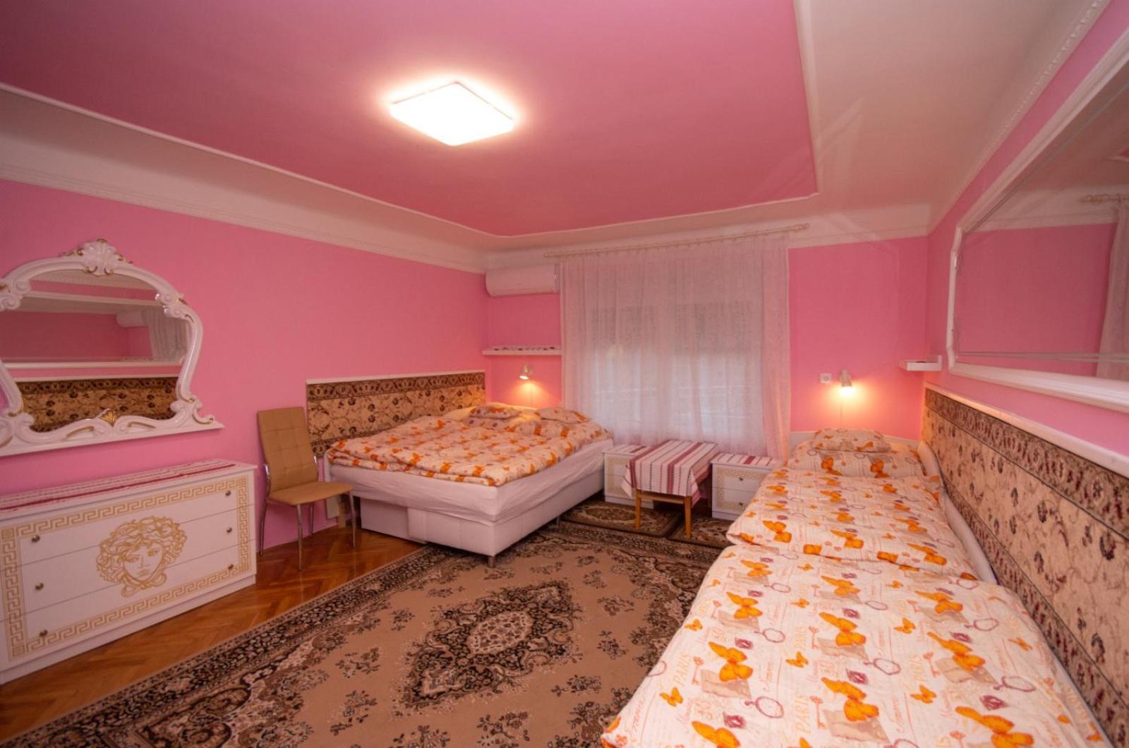 Amalia Apartman Gyula Exterior photo