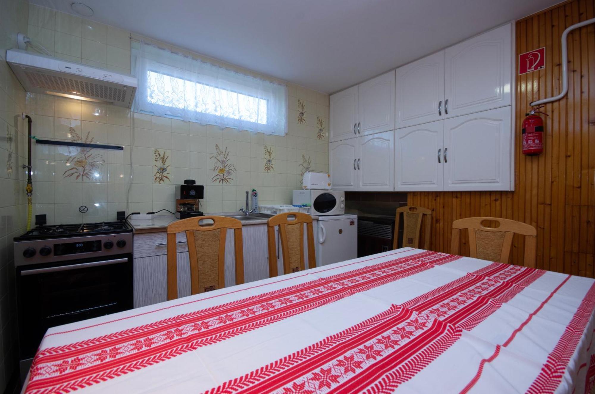 Amalia Apartman Gyula Exterior photo
