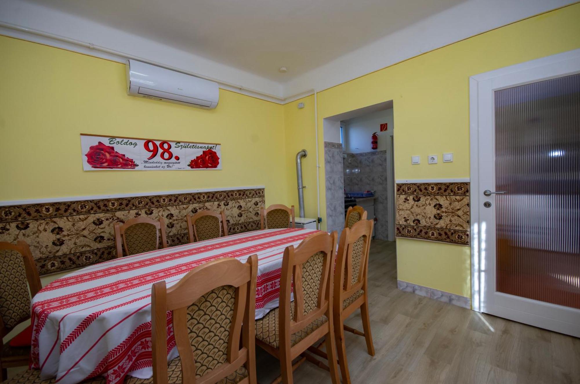 Amalia Apartman Gyula Exterior photo