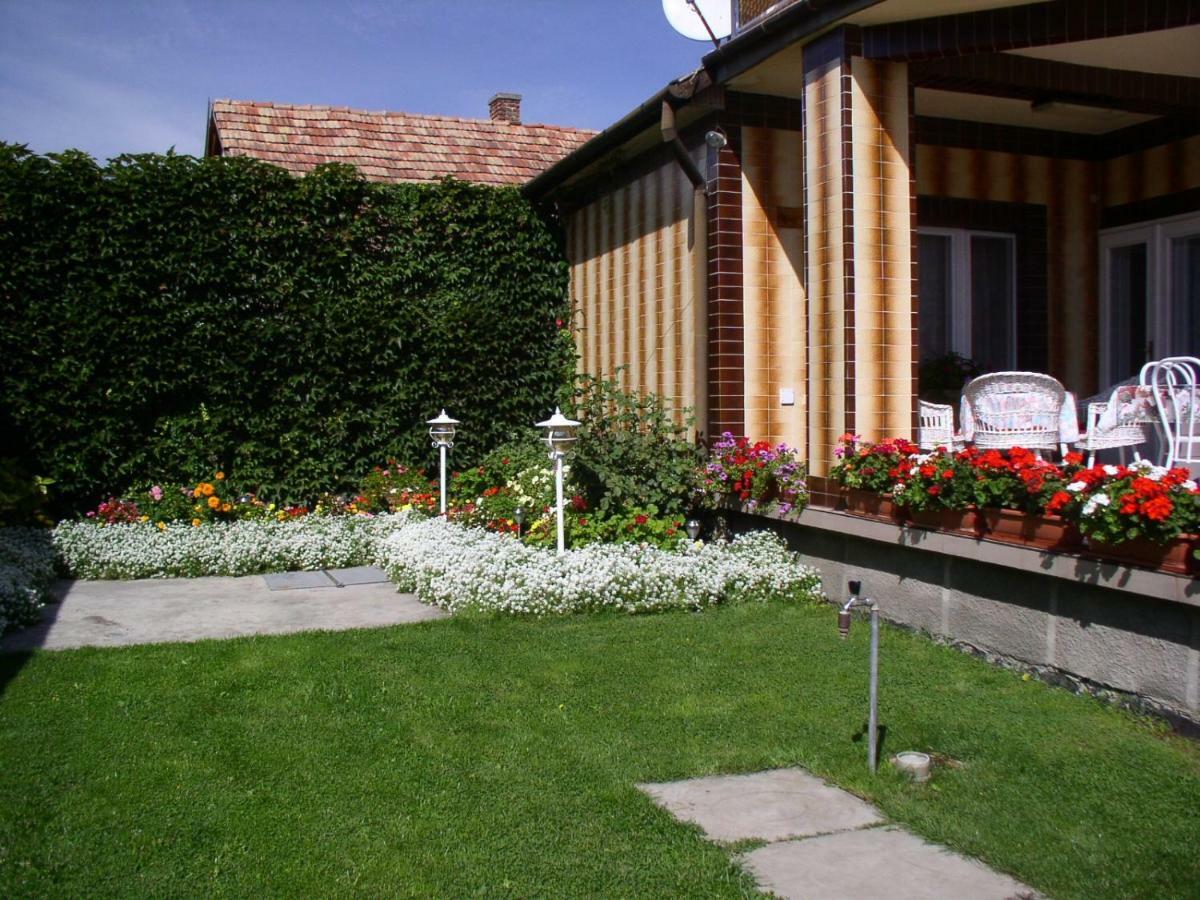 Amalia Apartman Gyula Exterior photo