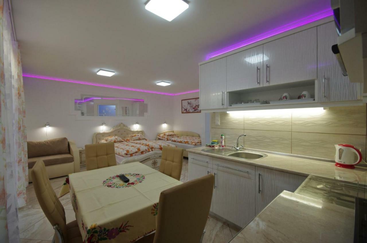 Amalia Apartman Gyula Exterior photo